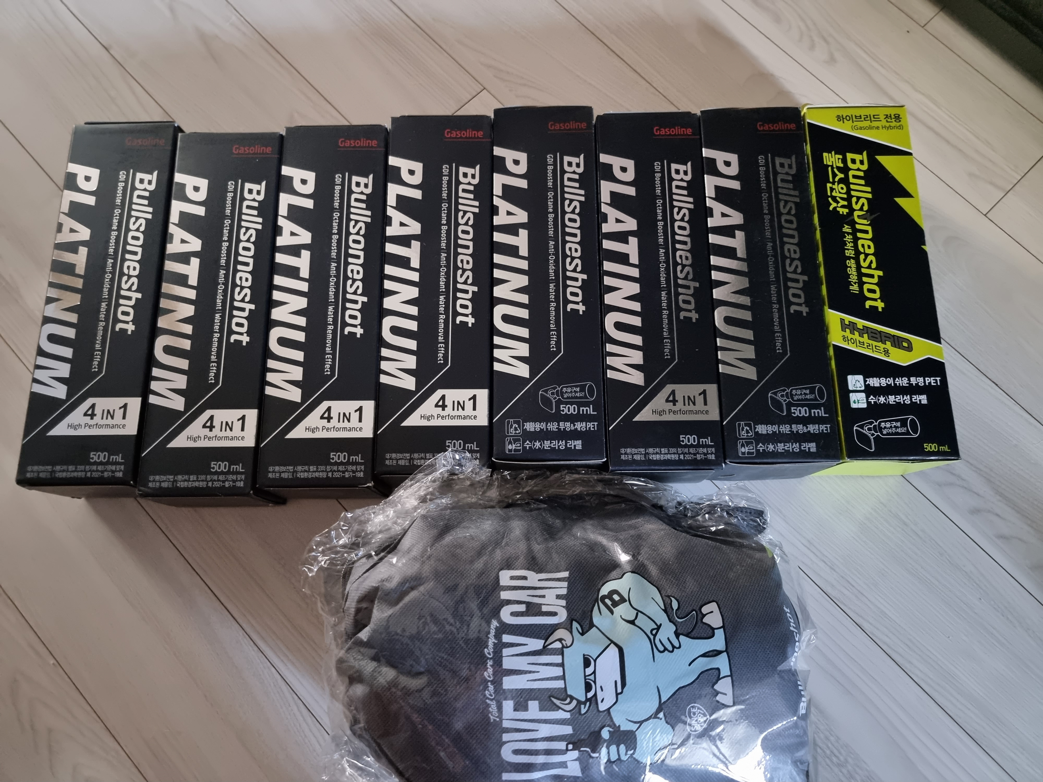 항산 플래티넘 쓰는데 이번에 하이브리드 나와서 사뵜어요. 플래티넘이랑 비교해봐야겠네요